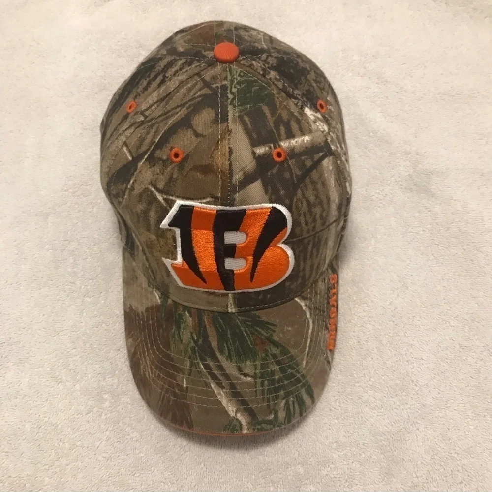 NFL Team Apparel - Cincinnati Bengals Football Camo Cap